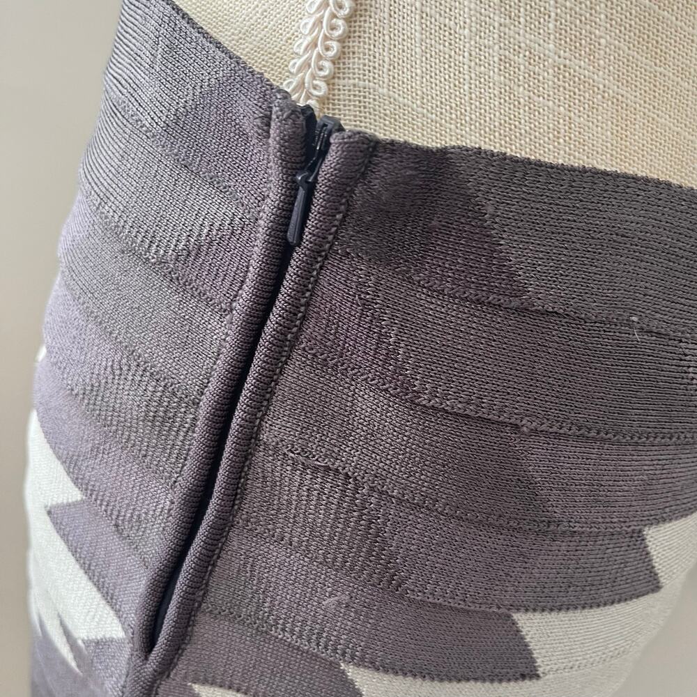 NEW Haute Hippie Gray Aztec Print Micro Mini Skirt Size Medium - Picture 8 of 10
